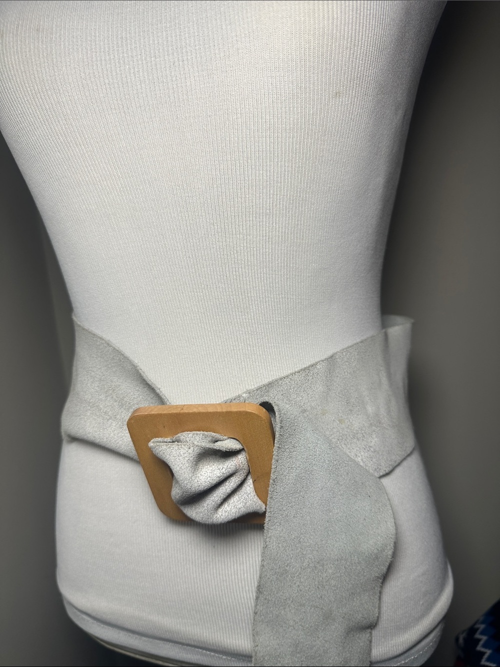 Olga Santini gray suede leather pull through adjustable wood belt